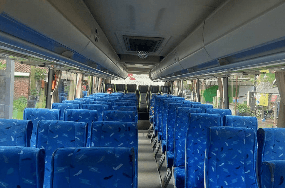 Bus Medium 30 Seat thumbnail 2