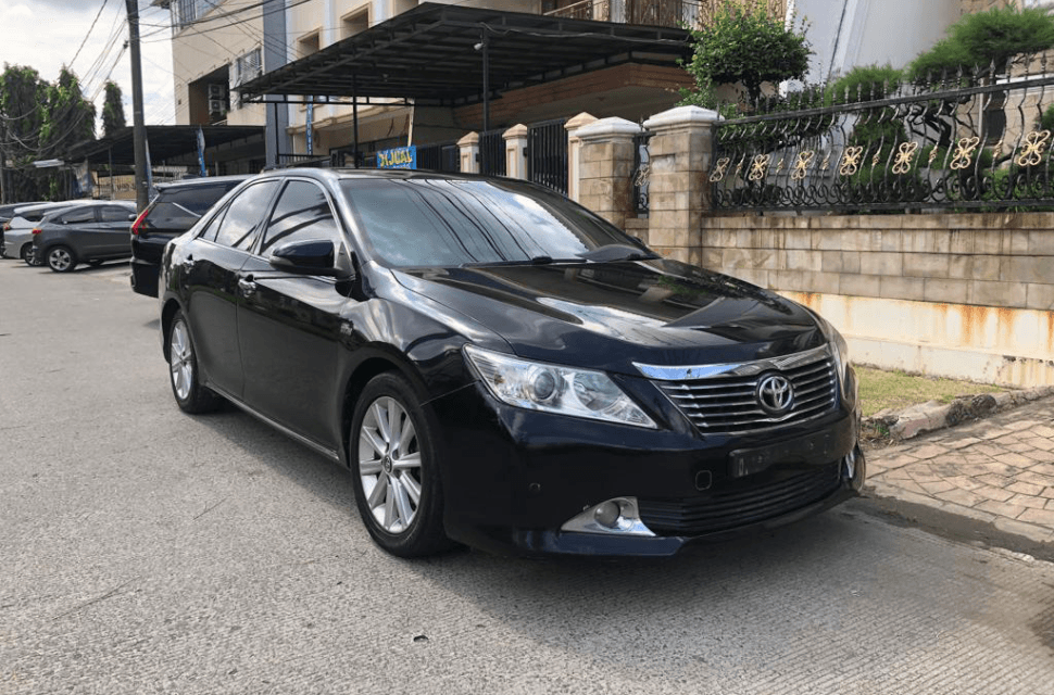 Camry 2.5 V thumbnail 3